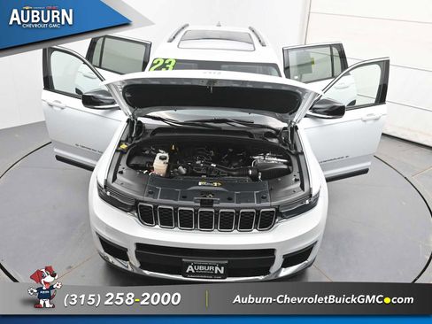 Used 2023 Jeep Grand Cherokee L Limited image 34