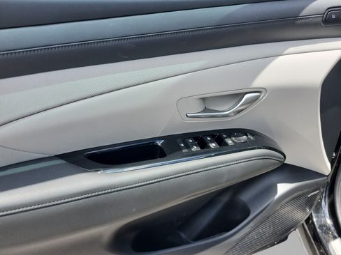 Certified 2025 Hyundai Tucson Limited FWD image 16