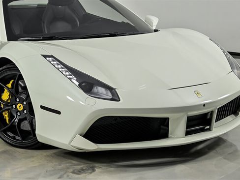 Used 2019 Ferrari 488 Spider RWD image 2