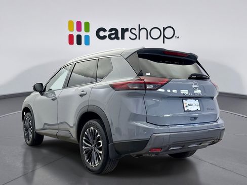 Used 2025 Nissan Rogue SL w/ Tech Package image 3