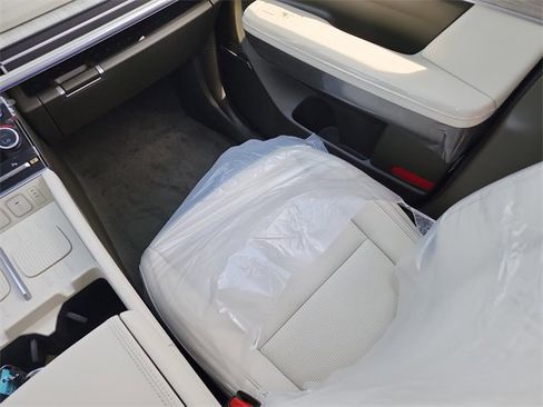 New 2025 Hyundai Santa Fe Calligraphy image 14