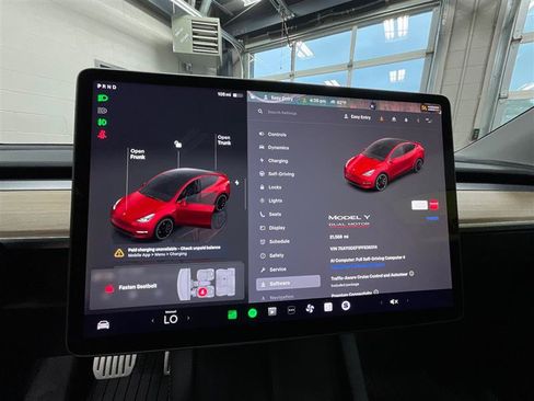 Used 2023 Tesla Model Y Performance AWD/4WD image 17