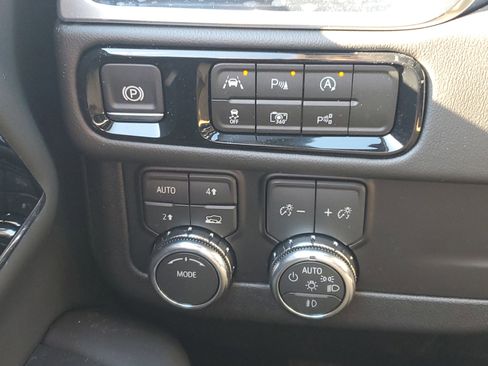 New 2026 GMC Yukon Elevation image 30