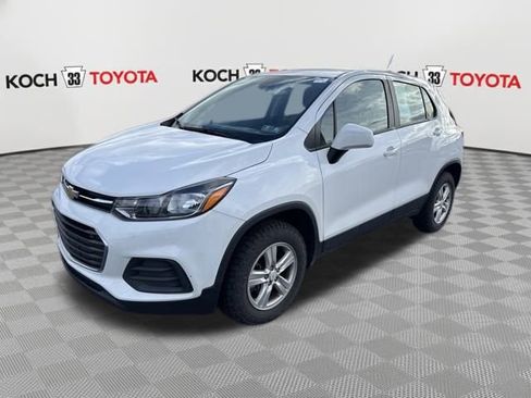 Used 2021 Chevrolet Trax LS image 3