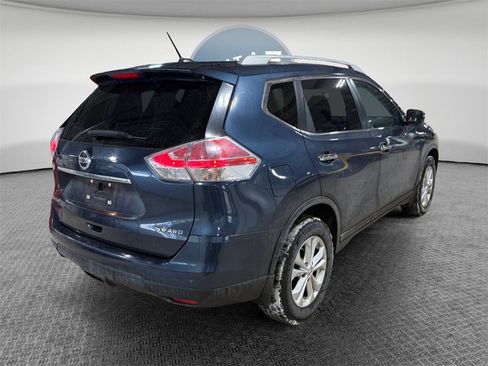 Used 2015 Nissan Rogue SV w/ SV Moonroof Package image 3
