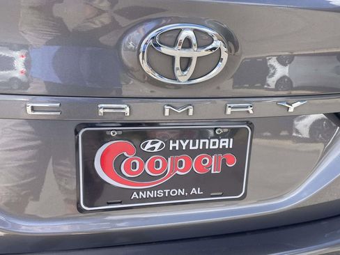 Used 2019 Toyota Camry LE image 10