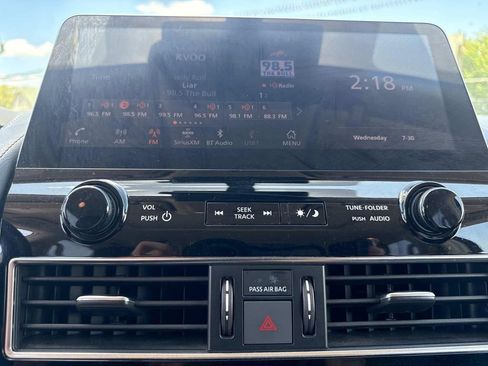 Used 2023 Nissan Armada SL w/ Captain's Chairs Package image 21