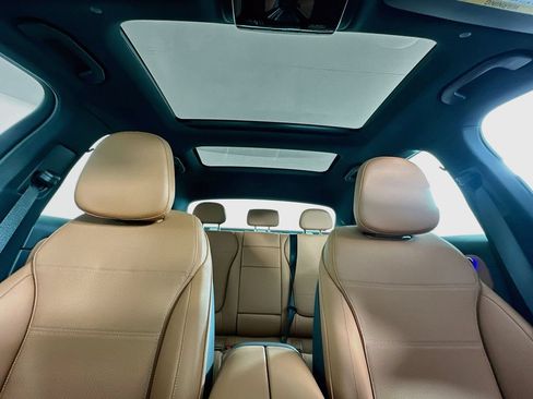 Certified 2026 Mercedes-Benz C 300 4MATIC Sedan image 21