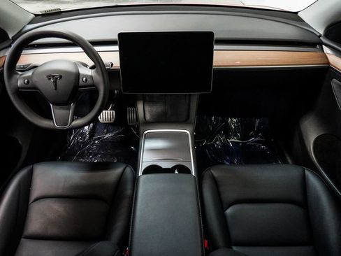 Used 2024 Tesla Model Y Performance image 12