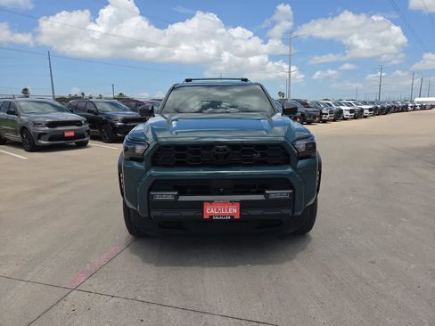 Used 2025 Toyota 4Runner TRD Off-Road Premium AWD/4WD image 14