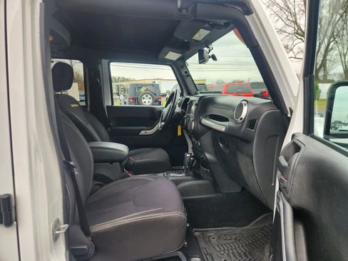 Used 2013 Jeep Wrangler Unlimited Sahara w/ Connectivity Group image 36