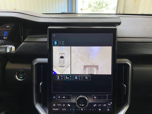 Used 2025 GMC Acadia Elevation image 48