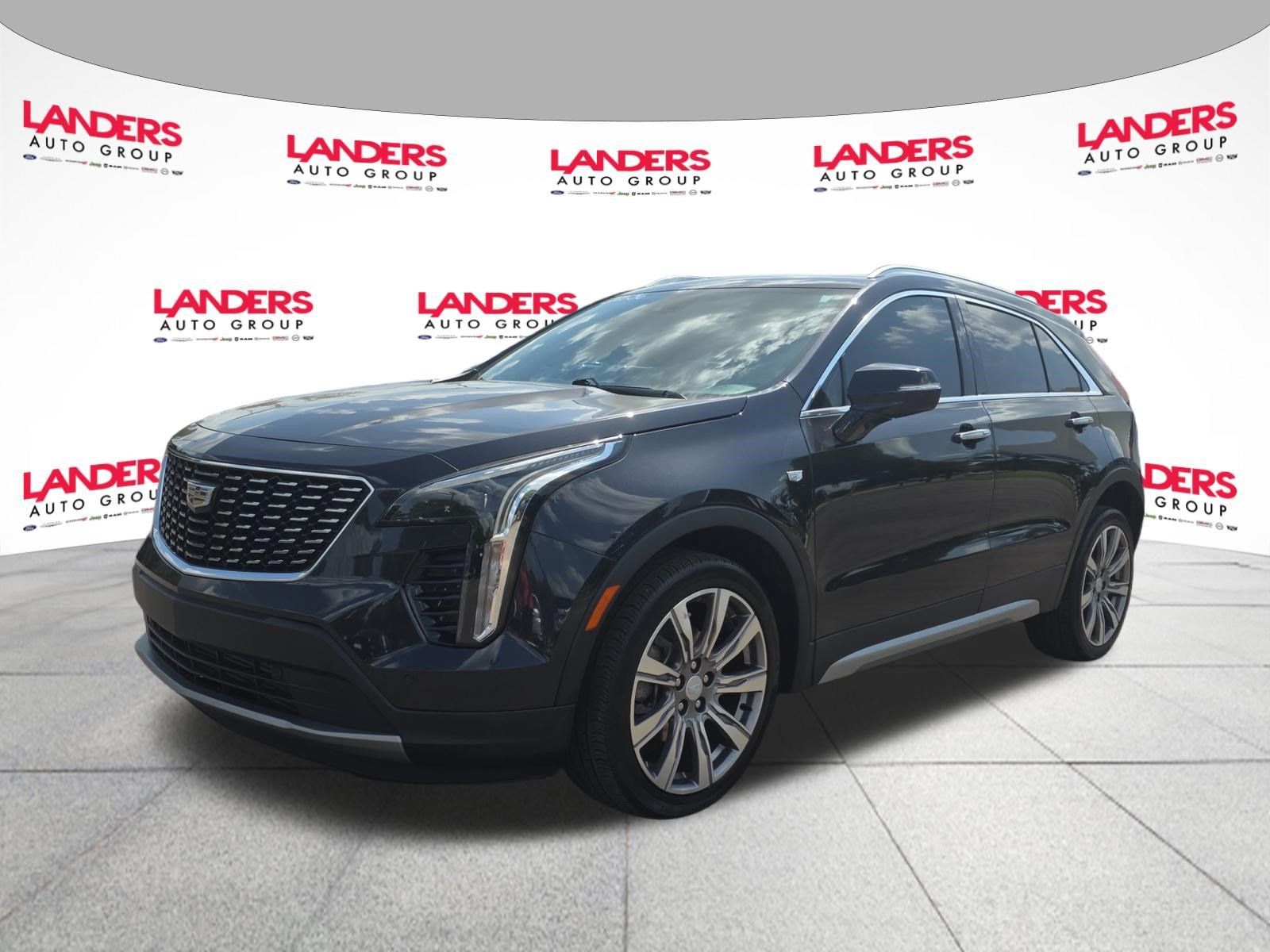 Used 2023 Cadillac XT4 Premium Luxury w/ Cold Weather Package FWD image 7