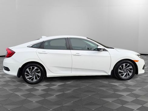 Used 2017 Honda Civic EX image 8