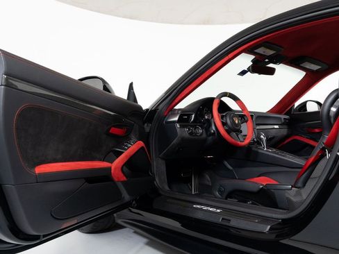Used 2018 Porsche 911 GT2 RS image 19