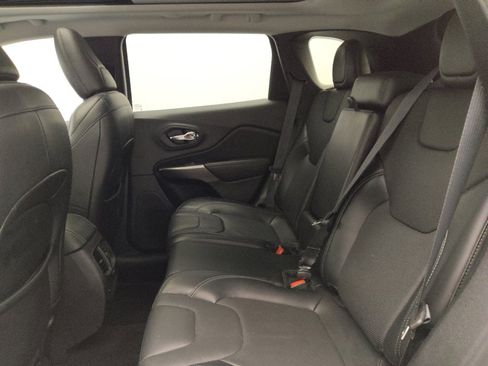 Used 2021 Jeep Cherokee Latitude Lux w/ Sun & Sound Group image 18