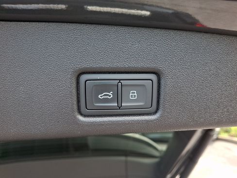 Certified 2025 Audi Q5 Premium w/ Convenience Package AWD/4WD image 29