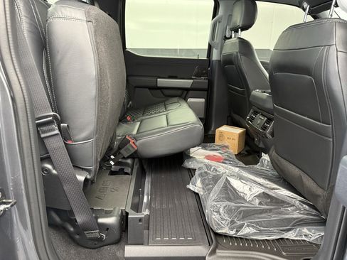 New 2026 Ford F250 Lariat w/ Black Appearance Package image 59