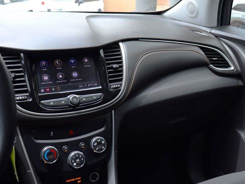 Used 2020 Chevrolet Trax LS FWD image 43