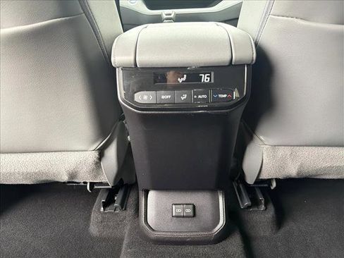 Certified 2022 Toyota Highlander XLE image 24