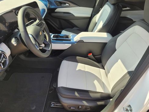 New 2025 Chevrolet Equinox EV LT image 16