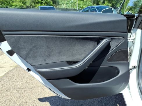 Used 2018 Tesla Model 3 Long Range RWD image 10