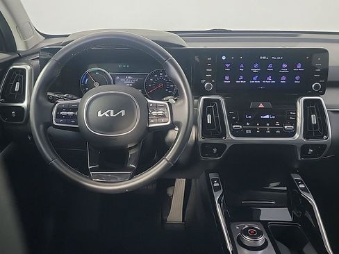 Certified 2022 Kia Sorento SX w/ Panoramic Sunroof Package AWD/4WD image 23