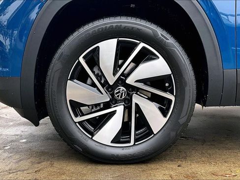 New 2026 Volkswagen Atlas SE image 8