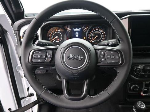 New 2025 Jeep Gladiator Sport image 2