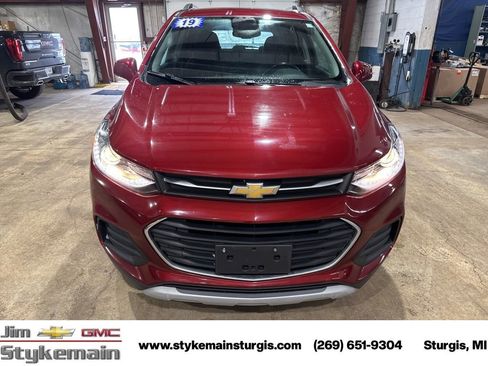 Used 2019 Chevrolet Trax LT w/ LT Convenience Package image 8