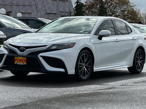 Used 2024 Toyota Camry SE w/ Cold Weather Package AWD/4WD image 8