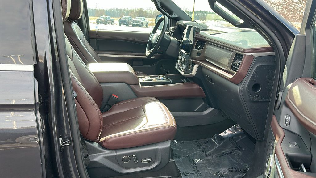 Used 2024 Ford Expedition Limited AWD/4WD image 34