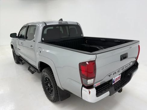Used 2021 Toyota Tacoma SR5 RWD image 38