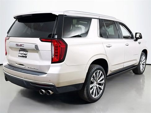 Used 2021 GMC Yukon Denali w/ Denali Premium Package image 4