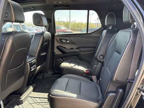 Used 2023 Chevrolet Traverse Premier AWD/4WD image 18