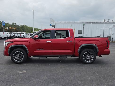 Used 2022 Toyota Tundra Limited w/ Power Package AWD/4WD image 14