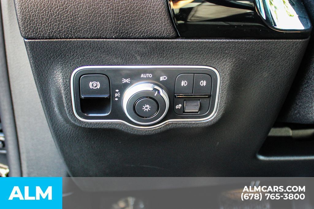 Used 2025 Mercedes-Benz GLA 250 image 30