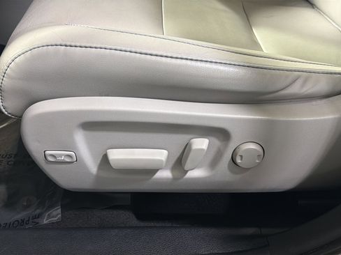 Used 2016 Toyota Highlander XLE image 26