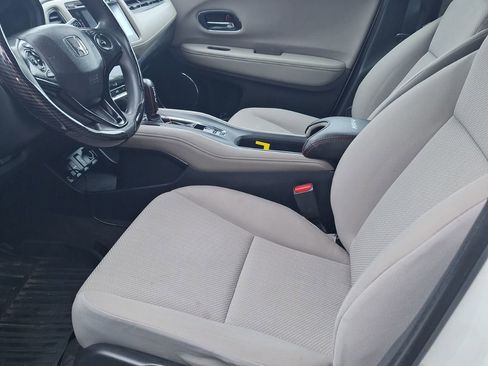 Used 2018 Honda HR-V EX image 16