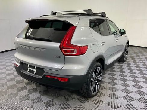 Certified 2023 Volvo XC40 B5 Ultimate w/ Protection Package Premier image 6