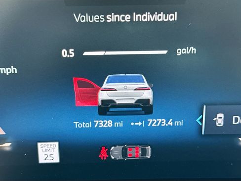 Certified 2025 BMW 760i xDrive image 12