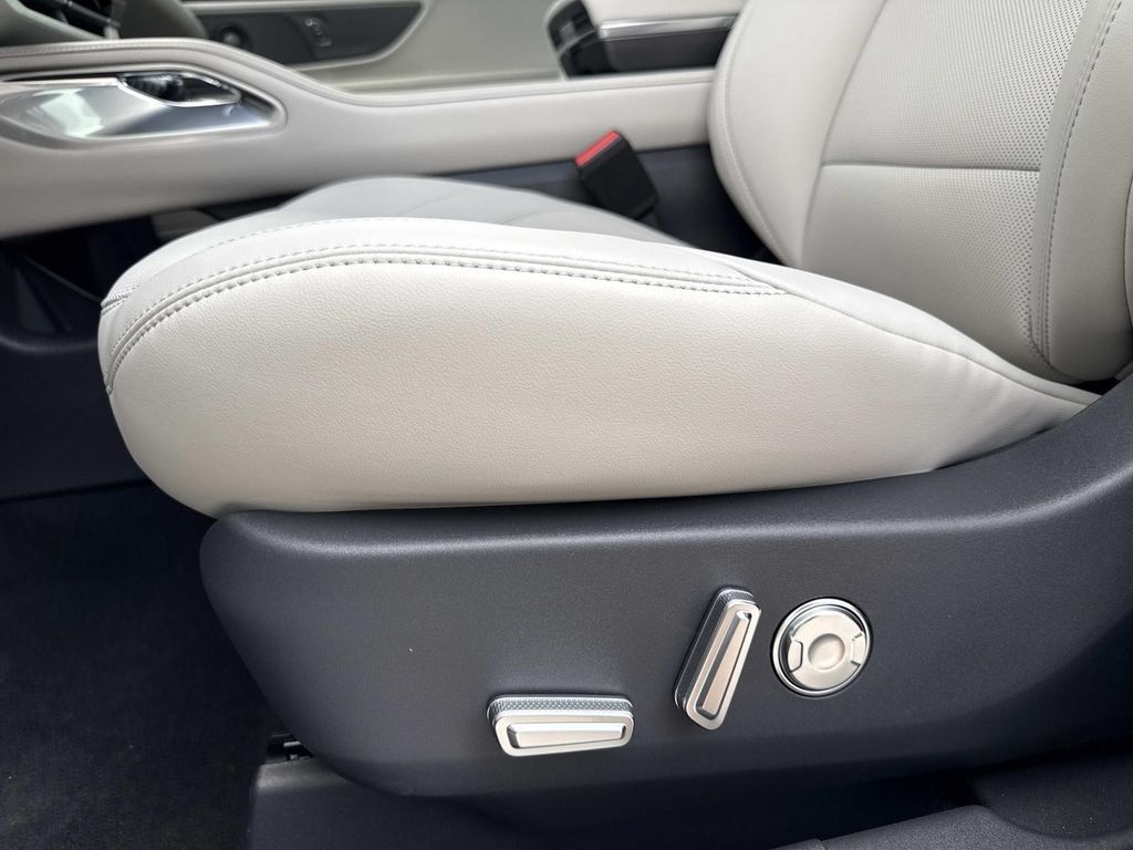 New 2026 Lincoln Nautilus Premier w/ Equipment Group 102A AWD/4WD image 20
