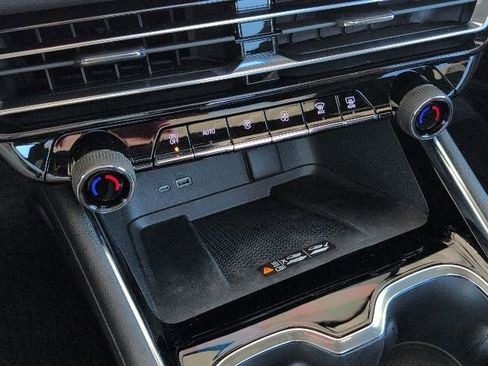 New 2026 Chevrolet Traverse High Country w/ LPO, Floor Liner Package image 31