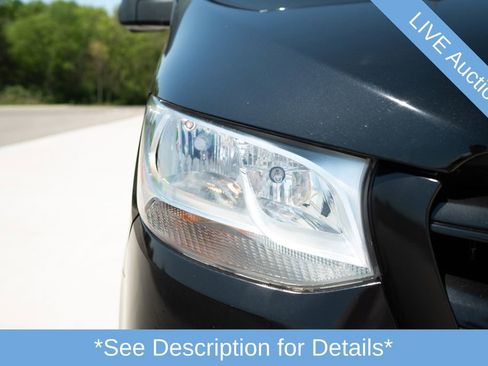 Used 2022 Mercedes-Benz Sprinter 2500 w/ Parking Package image 61