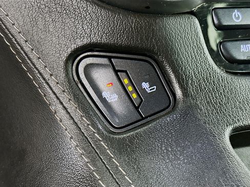 Used 2018 Chevrolet Suburban LT image 26