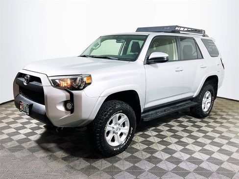Used 2019 Toyota 4Runner SR5 image 4