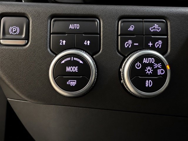 Used 2023 GMC Sierra 1500 SLT w/ SLT Premium Plus Package AWD/4WD image 46