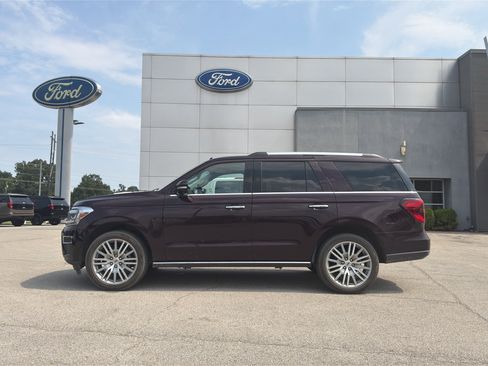 Used 2023 Ford Expedition Limited RWD image 2