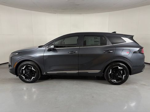 New 2026 Kia Sportage EX FWD image 5