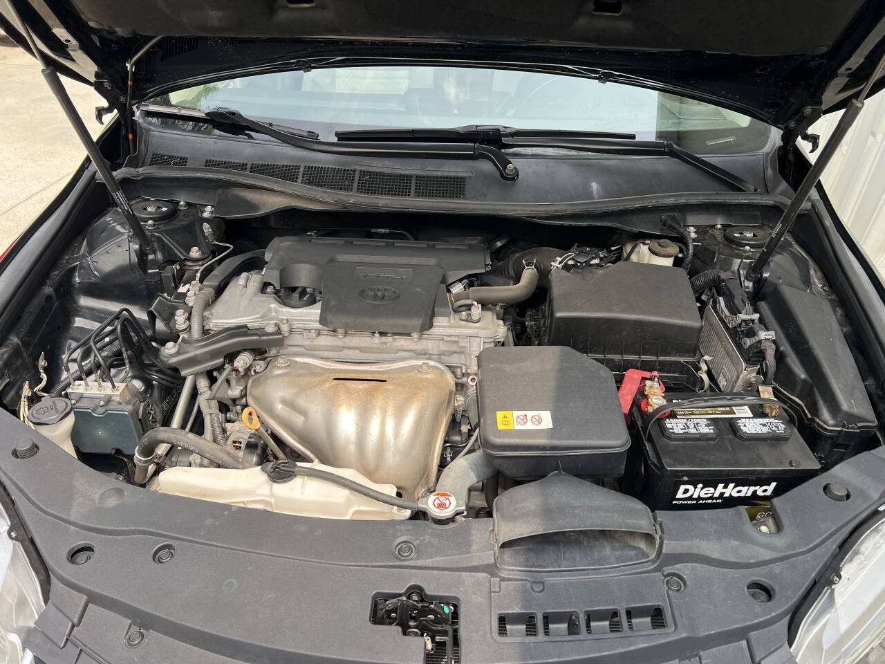 Used 2017 Toyota Camry LE w/ Moonroof Package FWD image 28